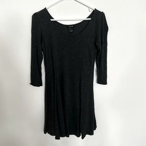 Dark gray t shirt fitted dress with float bottom